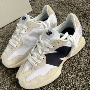 New Balance 327